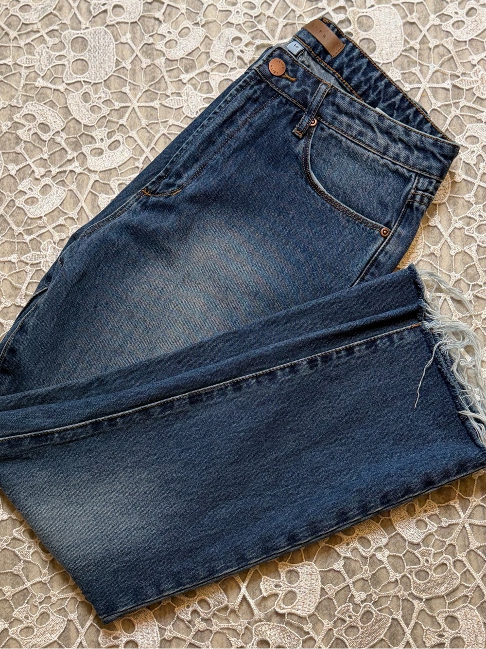 Leith Dark Blue Straight-Leg High-Rise Jeans with Raw Hem Women’s 30